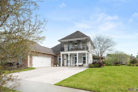Photo of 3755 Club View Ct Ct, Zachary, LA 70791 (MLS # BR2026009788)