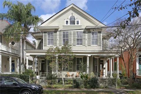 Photo of 3813 Carondelet Street St, New Orleans, LA 70115 (MLS # NO2545716)