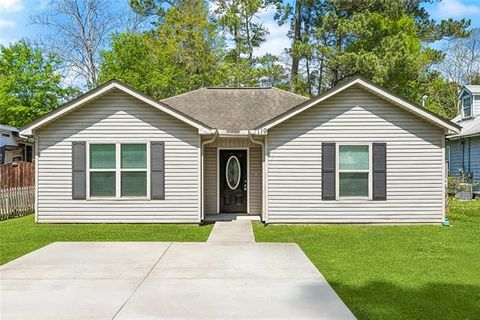 Photo of 119 Davis Street St, Madisonville, LA 70447 (MLS # NO2549550)