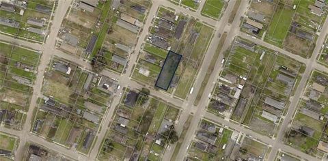 Photo of 6017 Urquhart Street St, New Orleans, LA 70117 (MLS # NO2548067)