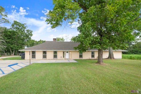 Photo of 9725 Greenwell Springs Rd Rd, Baton Rouge, LA 70814 (MLS # BR2026015061)
