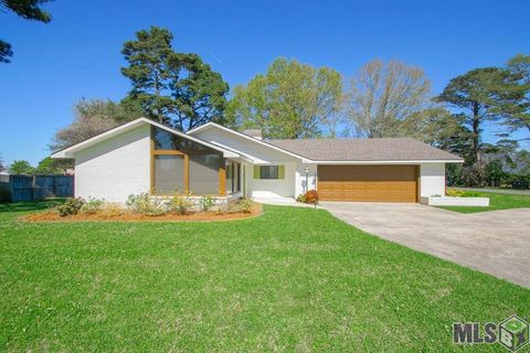 Photo of 204 Fairfields Ave Ave, New Roads, LA 70760 (MLS # BR2026004579)