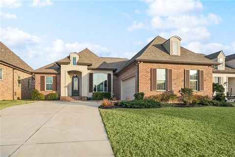 Photo of 1234 Cutter Cove Cv, Slidell, LA 70458 (MLS # NO2542310)