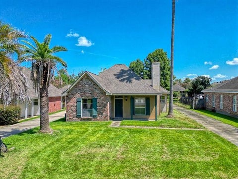 Photo of 17351 Lake Iris Avenue Ave, Baton Rouge, LA 70817 (MLS # NO2537726)