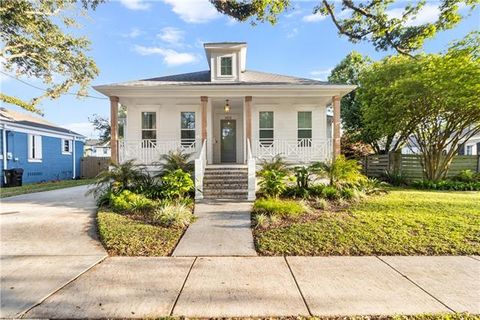 Photo of 1618 Charlton Drive Dr, New Orleans, LA 70122 (MLS # NO2551245)