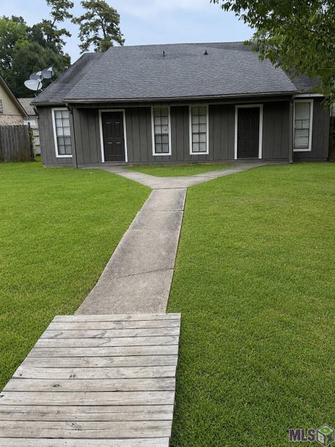 Photo of 3363 King Bradford Dr DR, Baton Rouge, LA 70816 (MLS # BR2026015625)