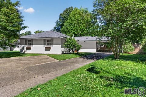 Photo of 5226 Woodside Dr Dr, Baton Rouge, LA 70808 (MLS # BR2026006378)