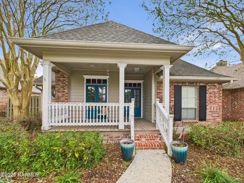 Photo of 1007 Southlake Circle, Youngsville, LA 70592 (MLS # 2500002242)