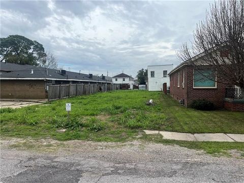 Photo of 2816 N Dorgenois Street St, New Orleans, LA 70117 (MLS # NO2546253)