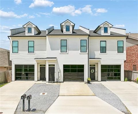 Photo of 1556 Orpheum Avenue Ave #B, Jefferson, LA 70005 (MLS # NO2553201)