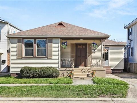 Photo of 3635 Cypress Street St, Metairie, LA 70001 (MLS # NO2549515)