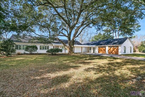 Photo of 16250 Philip Hickey Dr Dr, Baton Rouge, LA 70810 (MLS # BR2026003278)