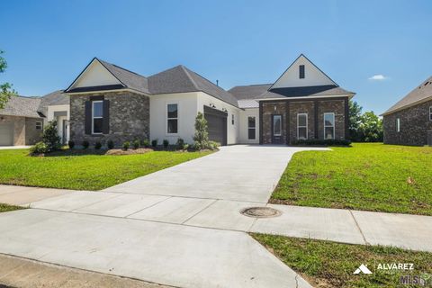 Photo of 9933 Oak Colony Dr DR, Baton Rouge, LA 70817 (MLS # BR2026008710)