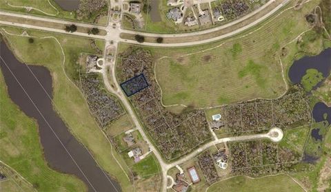 Photo of 5550 Eastover Drive Dr, New Orleans, LA 70128 (MLS # NO2553177)