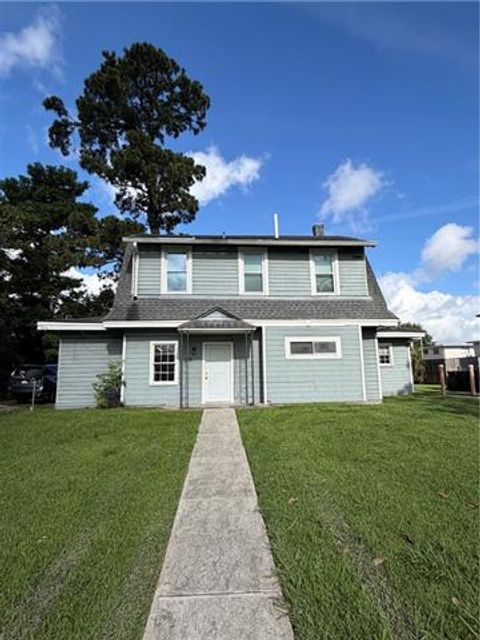 Photo of 122 Athania Parkway PKWY #B, Metairie, LA 70001 (MLS # NO2560462)