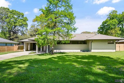 Photo of 5885 Eastwood Dr Dr, Baton Rouge, LA 70806 (MLS # BR2026004800)