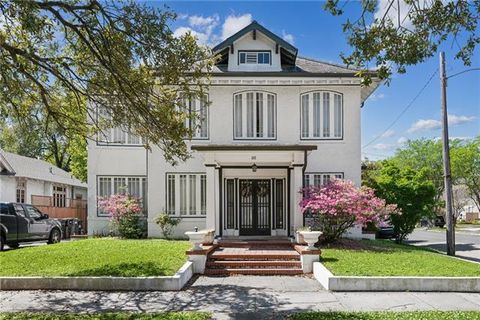 Photo of 2525 Broadway Street St, New Orleans, LA 70125 (MLS # NO2546867)