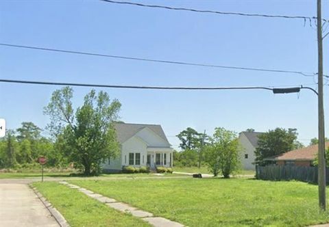Photo of 632 Cougar Drive, Arabi, LA 70032 (MLS # NO2566358)