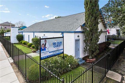 Photo of 2613 Annunciation Street St, New Orleans, LA 70130 (MLS # NO2552168)