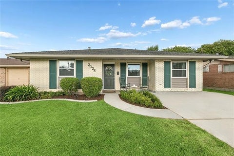 Photo of 2028 Francis Avenue Ave, Metairie, LA 70003 (MLS # NO2569191)