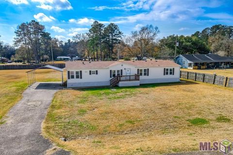 Photo of 9958 Little John Ave Ave, Denham Springs, LA 70706 (MLS # BR2026002535)