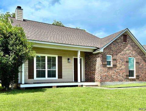 Photo of 18440 Lakefield Ave Ave, Baton Rouge, LA 70817 (MLS # BR2026002377)