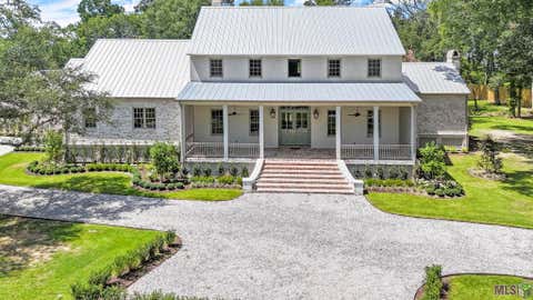 Photo of 10820 Highland Rd Rd, Baton Rouge, LA 70810 (MLS # BR2026011801)