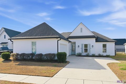 Photo of 39223 Canopy Ct Ct, Gonzales, LA 70737 (MLS # BR2026002607)