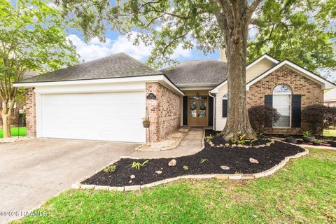 Photo of 415 Crest Circle, Youngsville, LA 70592 (MLS # 2600003848)
