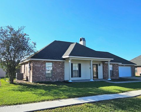 Photo of 746 S Belle Circle, Breaux Bridge, LA 70517 (MLS # 2600002039)
