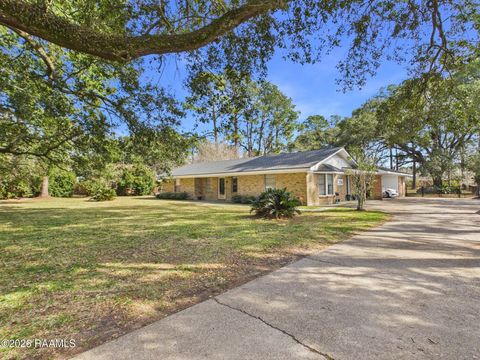 Photo of 823 S Morgan Avenue, Broussard, LA 70518 (MLS # 2600001285)