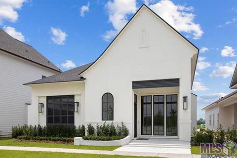 Photo of 13837 Golden Holly Ln Ln, Baton Rouge, LA 70810 (MLS # BR2026008372)
