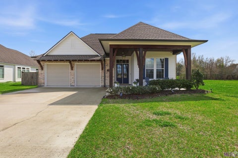 Photo of 114 Lake Hudson Circle, Thibodaux, LA 70301 (MLS # BY2026014509)