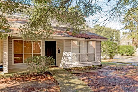 Photo of 1354 Sharlo Ave Ave, Baton Rouge, LA 70802 (MLS # BR2026002322)