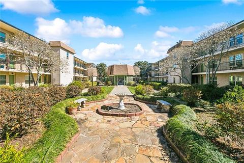 Photo of 2700 Whitney Place Pl #830, Metairie, LA 70002 (MLS # NO2542003)