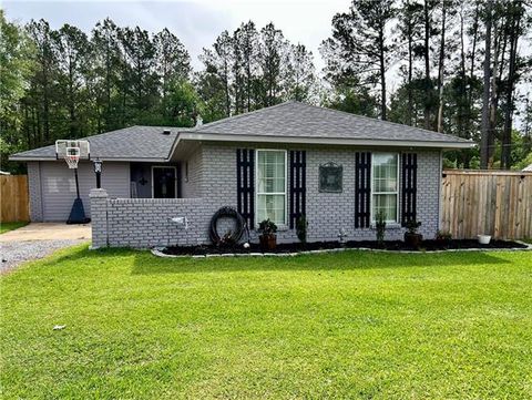 Photo of 6506 Pinebrook Trace Trce, Ball, LA 71405 (MLS # CN2551550)