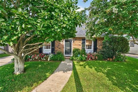 Photo of 629 Aris Avenue AVE, Metairie, LA 70005 (MLS # NO2564569)