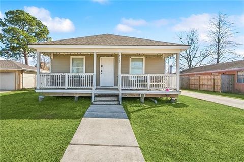 Photo of 4727 Lurline Street St, New Orleans, LA 70127 (MLS # NO2542745)