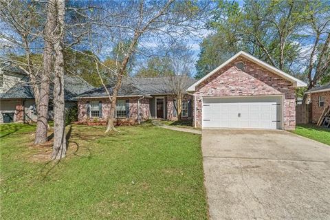 Photo of 67070 Montaigne Street St, Mandeville, LA 70471 (MLS # NO2548034)