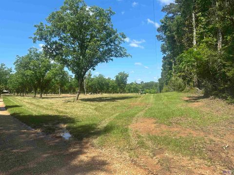 Photo of 2725 Holly Ridge Rd, Jackson, LA 70777 (MLS # BR2026009214)