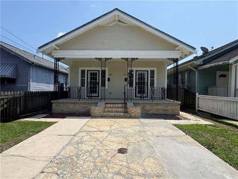 Photo of 3911-13 Franklin Avenue Ave, New Orleans, LA 70122 (MLS # NO2564976)