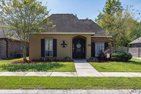 Photo of 17070 Bradford Ave Ave, Greenwell Springs, LA 70739 (MLS # BR2026005281)