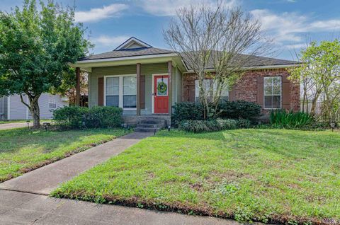 Photo of 15022 Point Chenier Ave Ave, Baton Rouge, LA 70817 (MLS # BR2026004481)