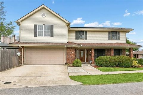 Photo of 1400 Wisteria Drive Dr, Metairie, LA 70005 (MLS # NO2550528)