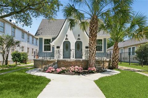 Photo of 3905 Elysian Fields Avenue AVE, New Orleans, LA 70122 (MLS # NO2558093)