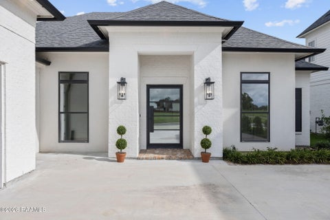 Photo of 223 Gunter Grass Court, Lafayette, LA 70508 (MLS # 2600007854)