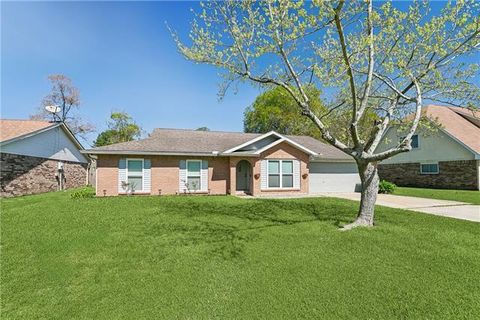 Photo of 332 Driftwood Circle Cir, Slidell, LA 70458 (MLS # NO2545473)
