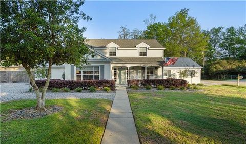 Photo of 1012 S Louisiana Street St, Covington, LA 70433 (MLS # NO2549896)