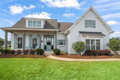 Photo of 201 Rue Chantilly, Covington, LA 70433 (MLS # NO2543482)