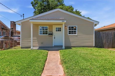 Photo of 1720 Plaza Drive Dr, Marrero, LA 70072 (MLS # NO2557881)